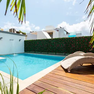 Apartamento 501 En Edificio Vanessa 42 A 5 Min De La 5ta Y Playa 